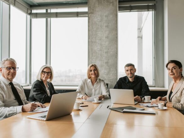 A therapist looking to explore the structure and benefits of group supervision in Colorado and Washington
