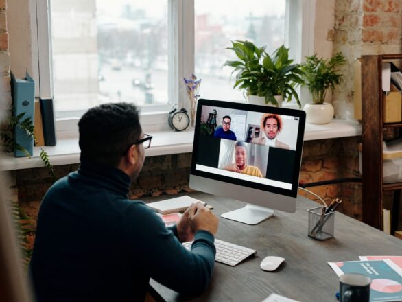 A counselor or social worker in Utah wondering how online clinical supervision can work for them