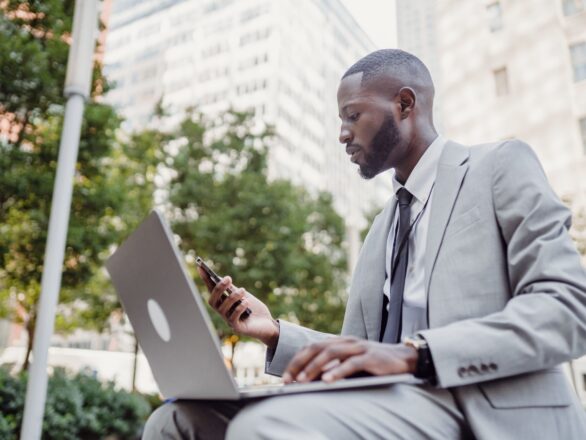A new private practice owner who is looking to understand the business side of therapy that they don't teach about in graduate school in our Booked & Balanced course