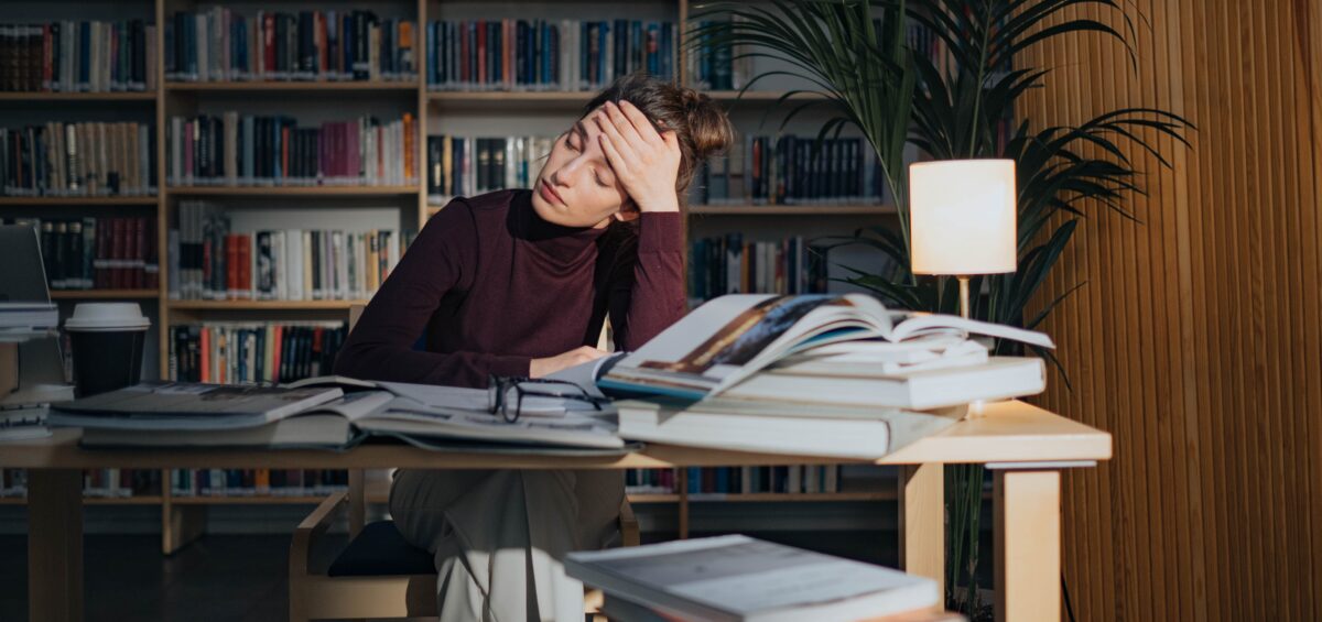 A private practice owner looking for ways to prevent burnout through an 8 week course called Booked & Balanced in Private Practice