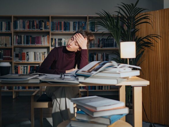 A private practice owner looking for ways to prevent burnout through an 8 week course called Booked & Balanced in Private Practice
